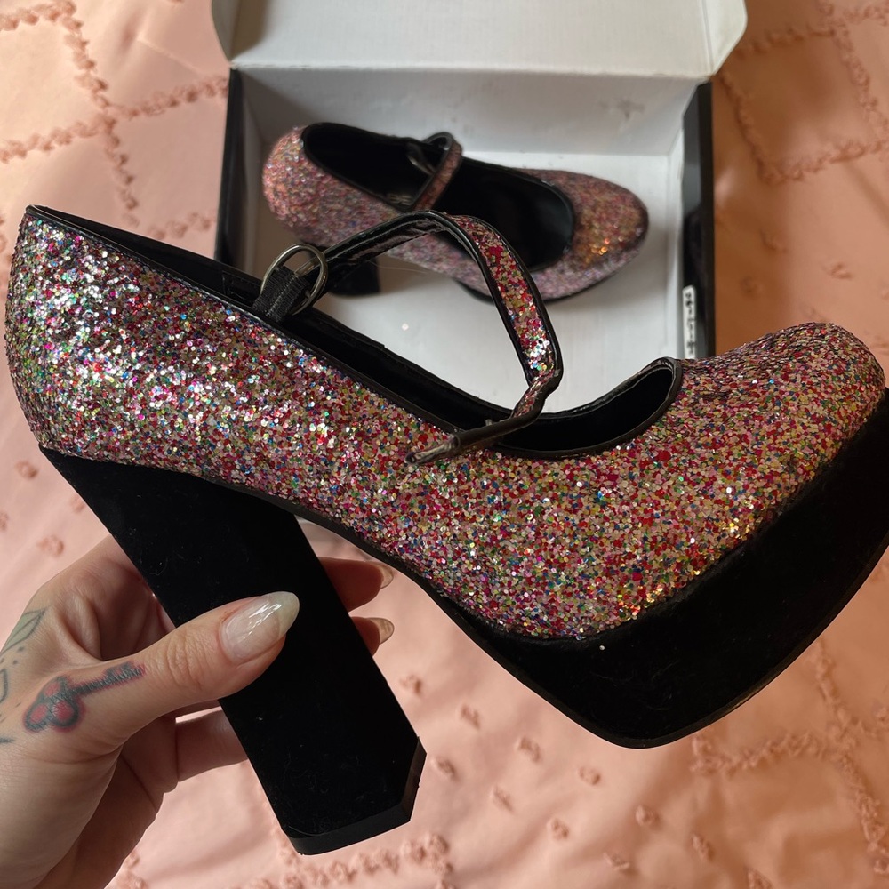 BNWT velvet glitter chunky platform Mary Jane SZ 8